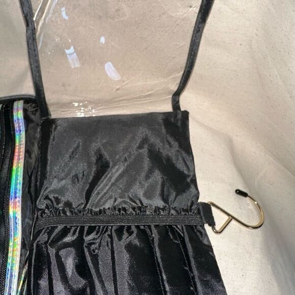 BEBE toiletries/makeup travel zip bag NWOT - Picture 3 of 7